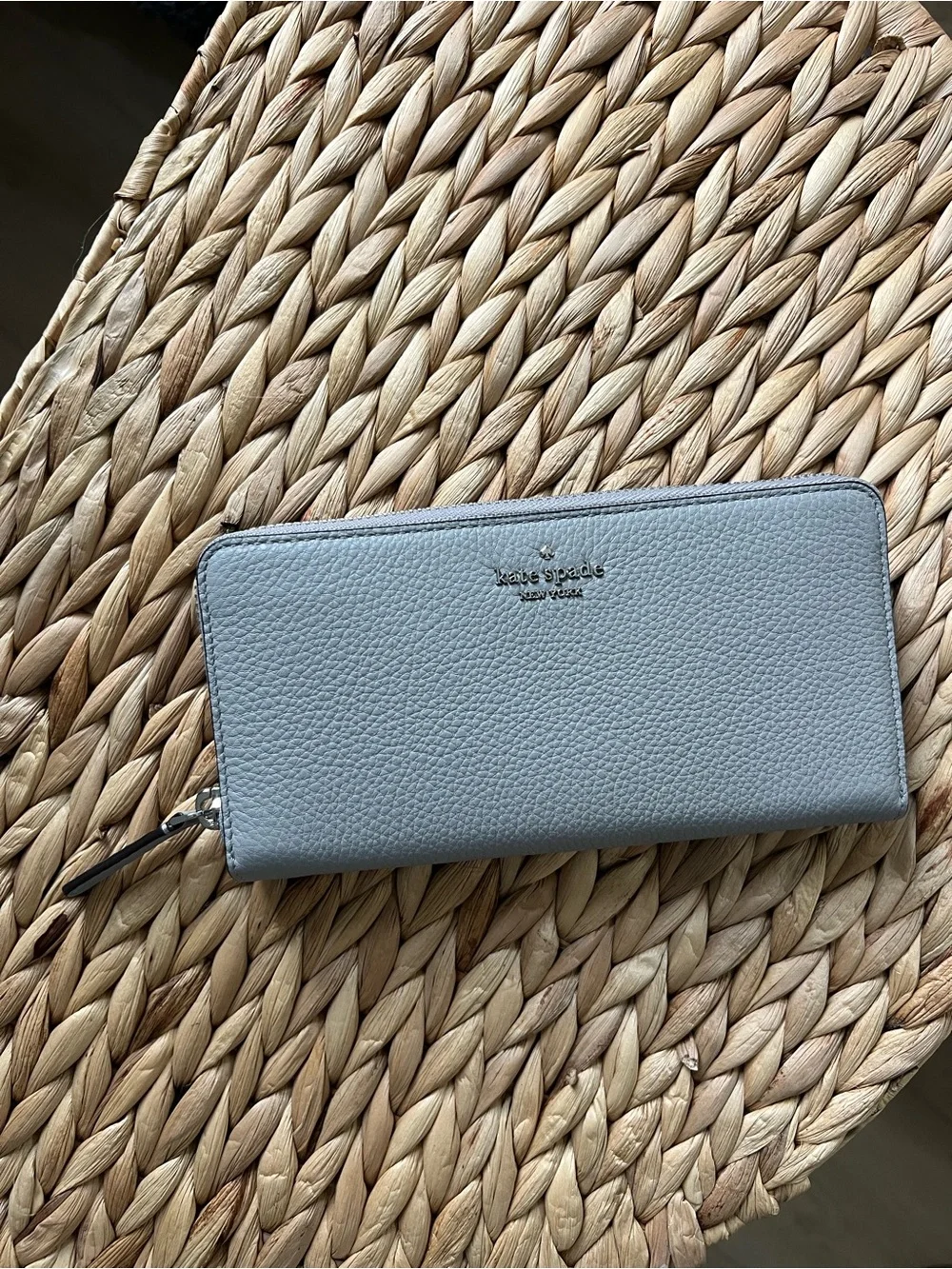 kate spade Pebbled Zip-Around Wallet in Light Gray